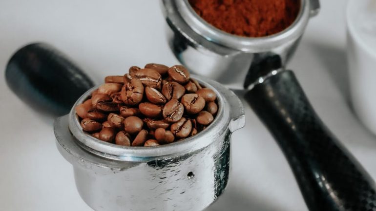 Meilleures machines à café grain 2026 : comparatif qualité prix